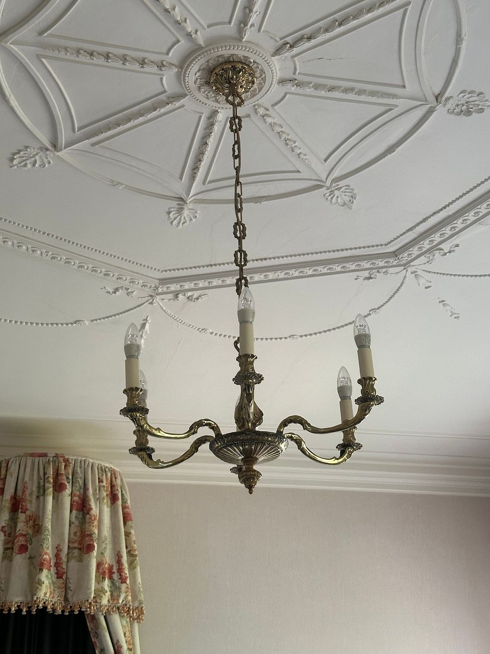 Lot 1069: A Late 19th / Early 20th Century Brass Six-Arm Chandelier