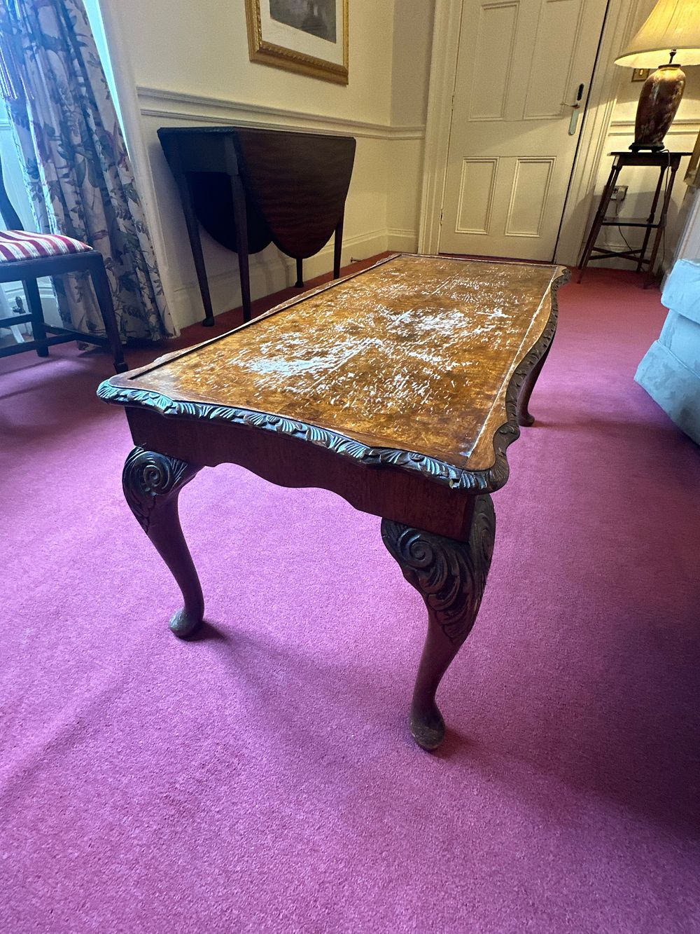 Lot 1104: A Queen Anne Style Burr Wood Veneered and Hardwood Coffee Table