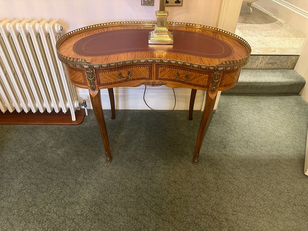 Lot 1199: Louis XVI Style Ormolu-Mounted Inlaid Kidney-Shaped Table, Early 20th Century