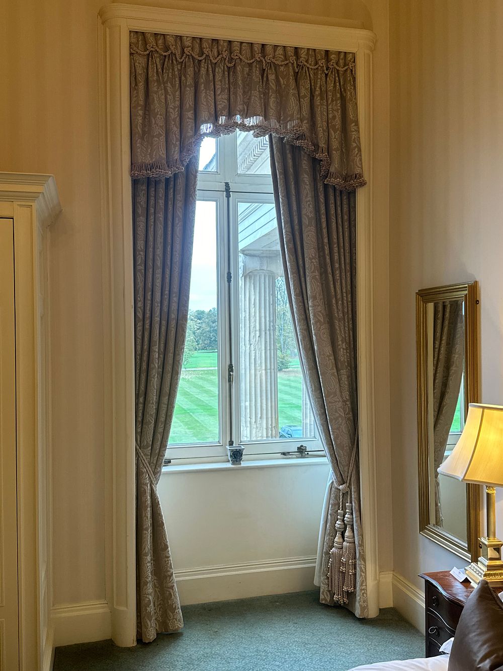 Lot 1207: A Set of Three Damask Window Furnishings, comprising a Pelmet, Pair of Drapes and Pair of Tie-backs
