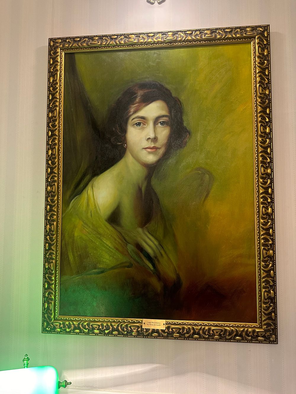 Lot 1210: Philip Alexius de László (Hungarian, 1869-1937), Portrait of Edwina Mountbatten, Countess Mountbatten of Burma