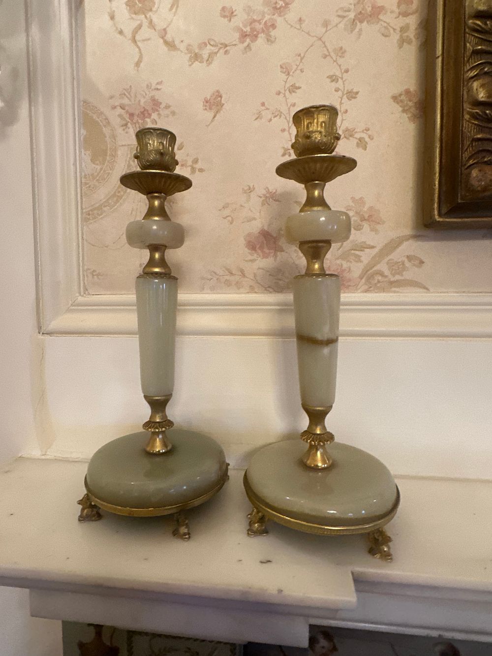 Lot 1240: A Pair of Mid-20th Century Onyx and Brass Table Lamps