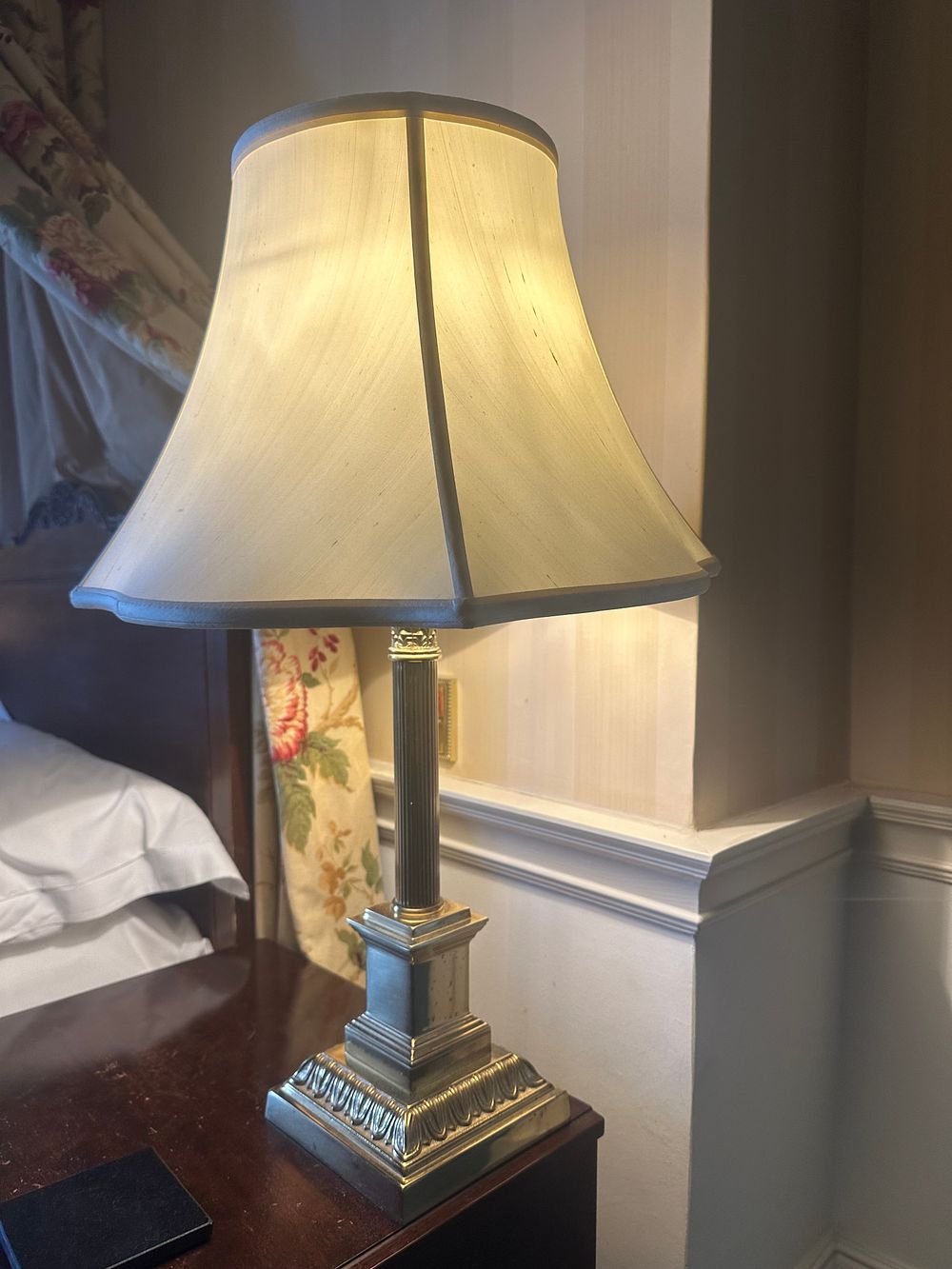 Lot 1298: A Pair of Neoclassic Style Brass Table Lamps, circa 1970s
