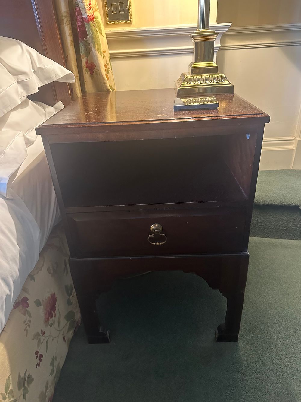 Lot 1304: A Pair of Stag Minstrel Bedside Cabinets