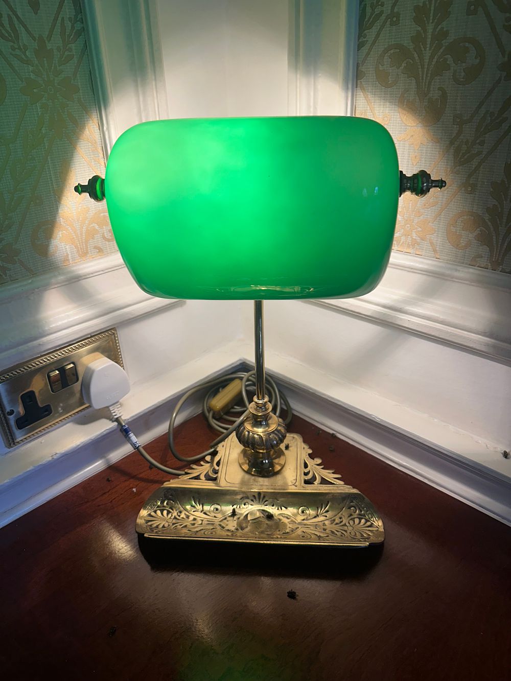 Lot 1322: An Antique Banker's Desk Lamp, circa 1915, with Green Cased Glass Shade