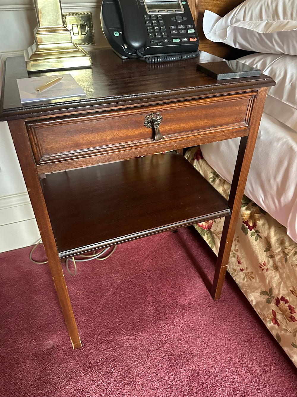 Lot 1350: A Pair of Neoclassical Style Mahogany Bedside Tables