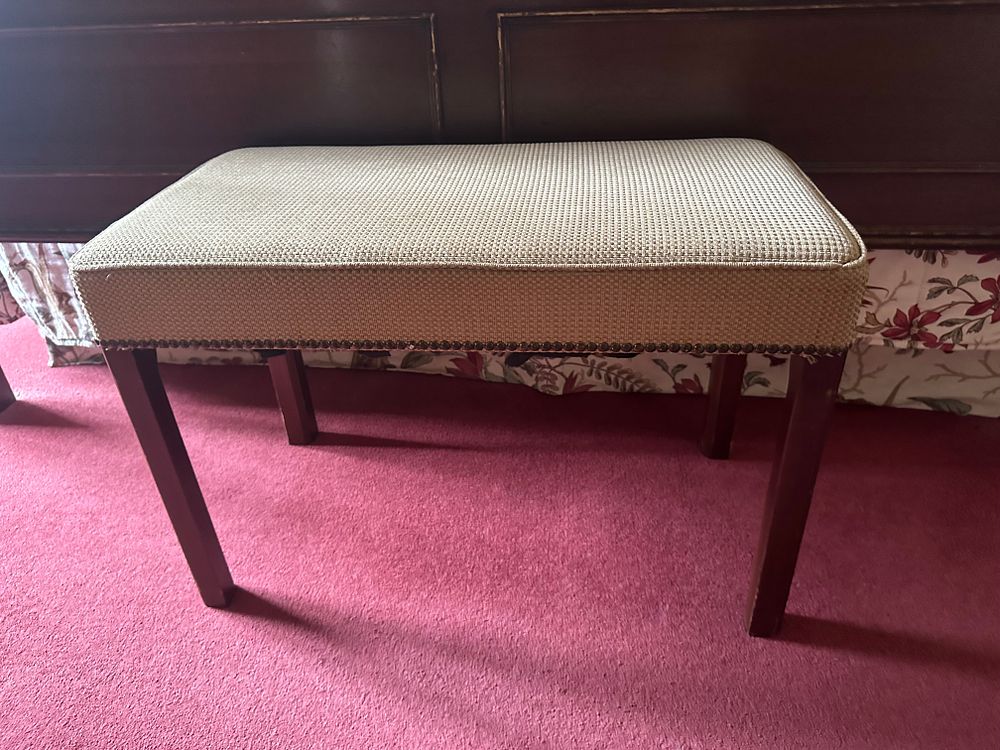 Lot 1386: Traditional Dark-Stained Upholstered Bench