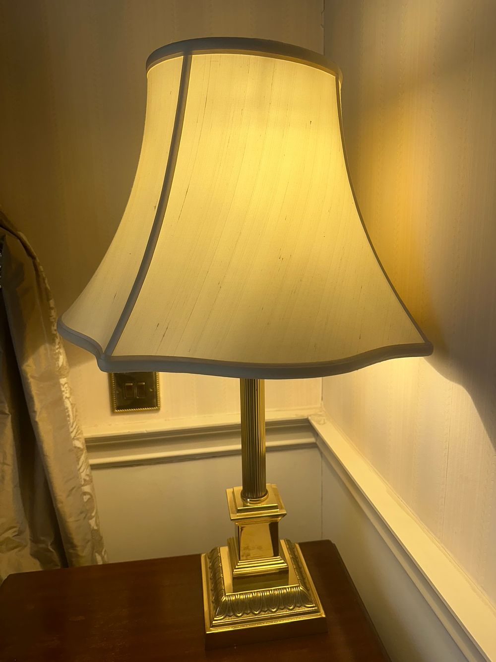 Lot 1409: A Pair of Neoclassic Style Table Lamps, 1970s