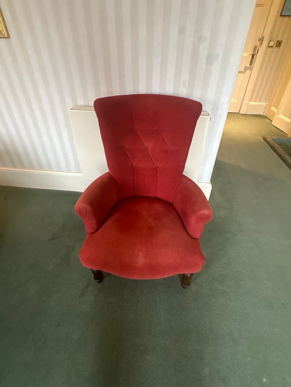 Lot 1464: A William IV 1830 Chesterfield Tufted Walnut Library Armchair, Red Velvet Upholstery