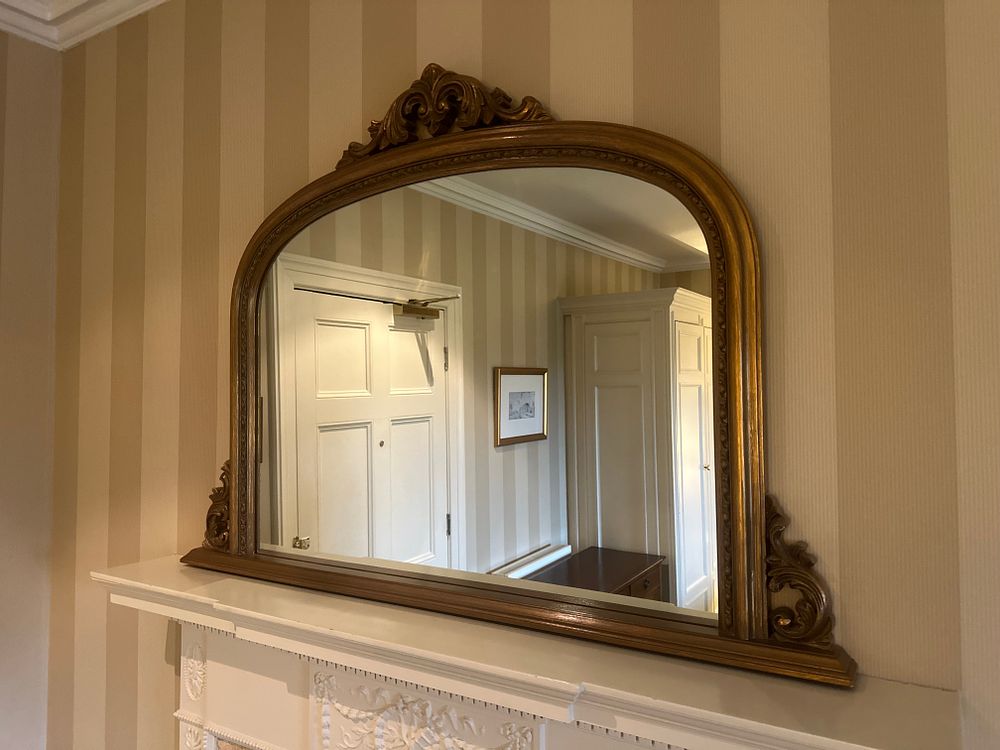 Lot 1474: A Victorian Style Giltwood Wall Mirror