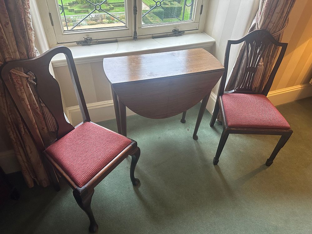 Lot 1479: New Classic Home Furnishings Gia 3-Piece Drop-Leaf Dining Set with Two Upholstered Chairs