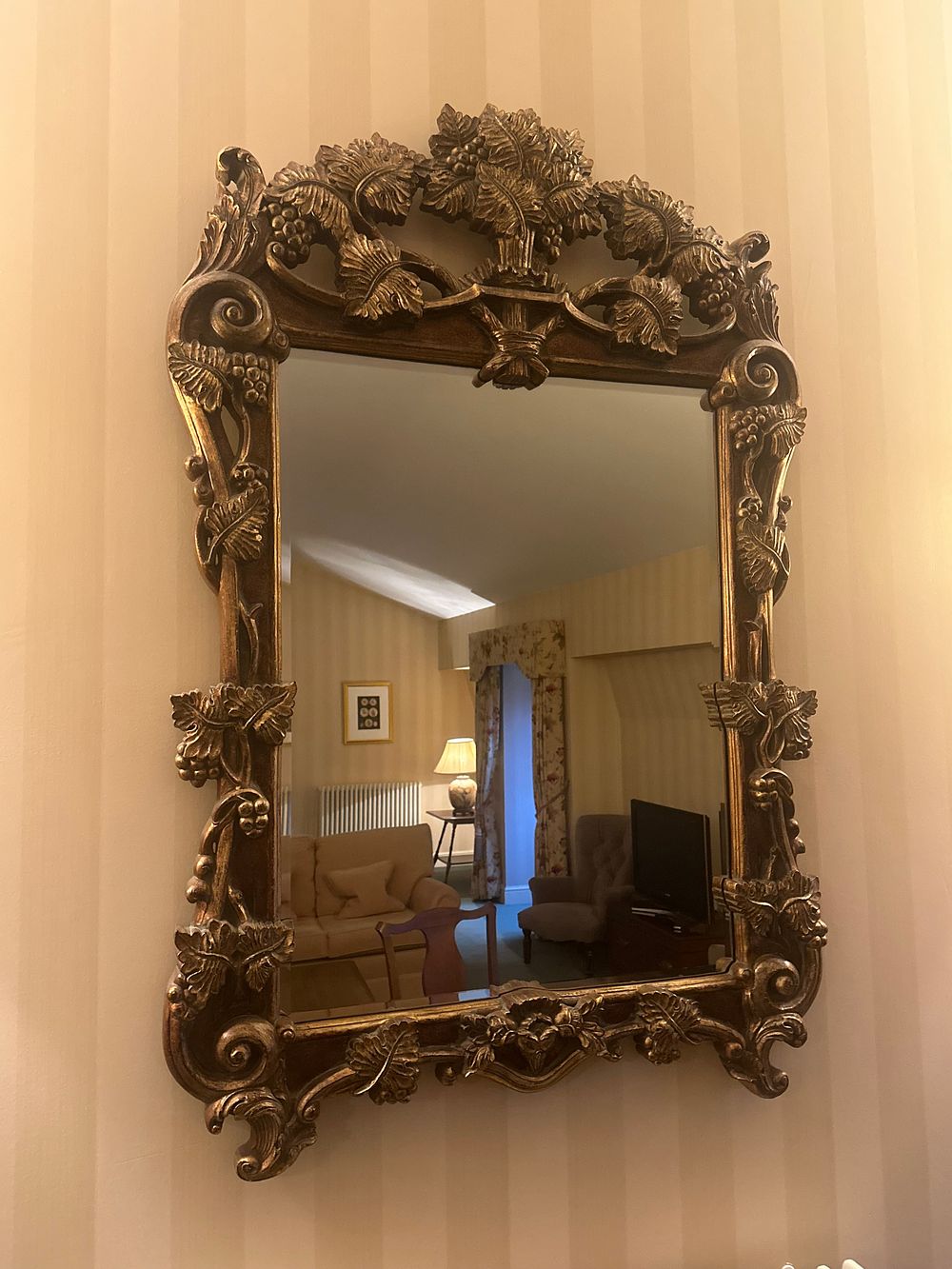 Lot 1548: An Ornate Gilt-Toned Baroque Revival Rectangular Wall Mirror