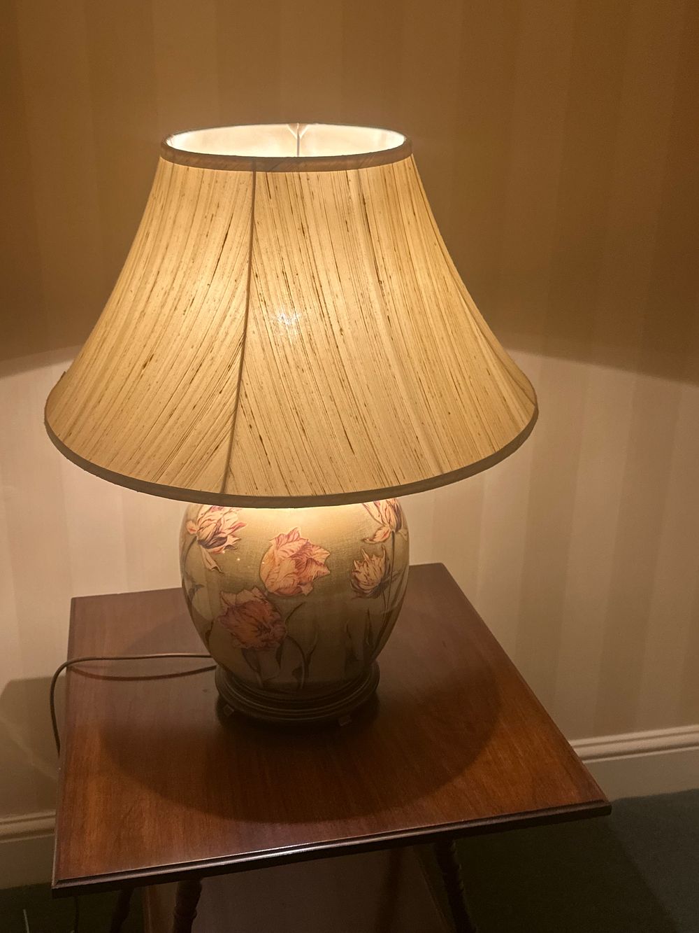Lot 1551: A Pair of Chinoiserie Floral Ceramic Ginger Jar Table Lamps