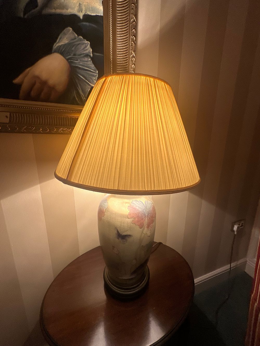 Lot 1572: A Pair of Chinoiserie Ginger Jar Table Lamps with Shades