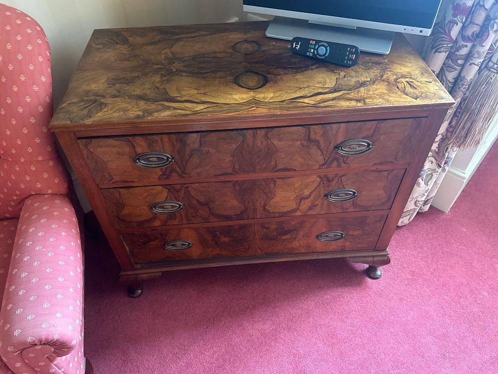 Lot 1618: A Burr Wood Veneered Three-Drawer Chest of Drawers, Early 19th Century or Later Revival