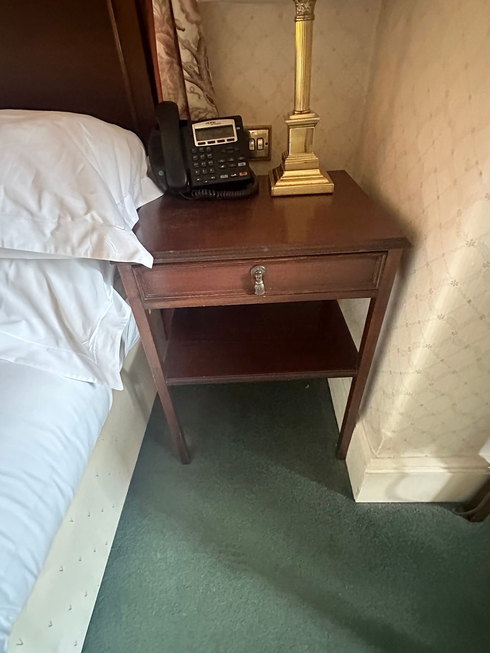 Lot 1668: A Pair of Mahogany Bedside Tables with Drawer and Shelf
