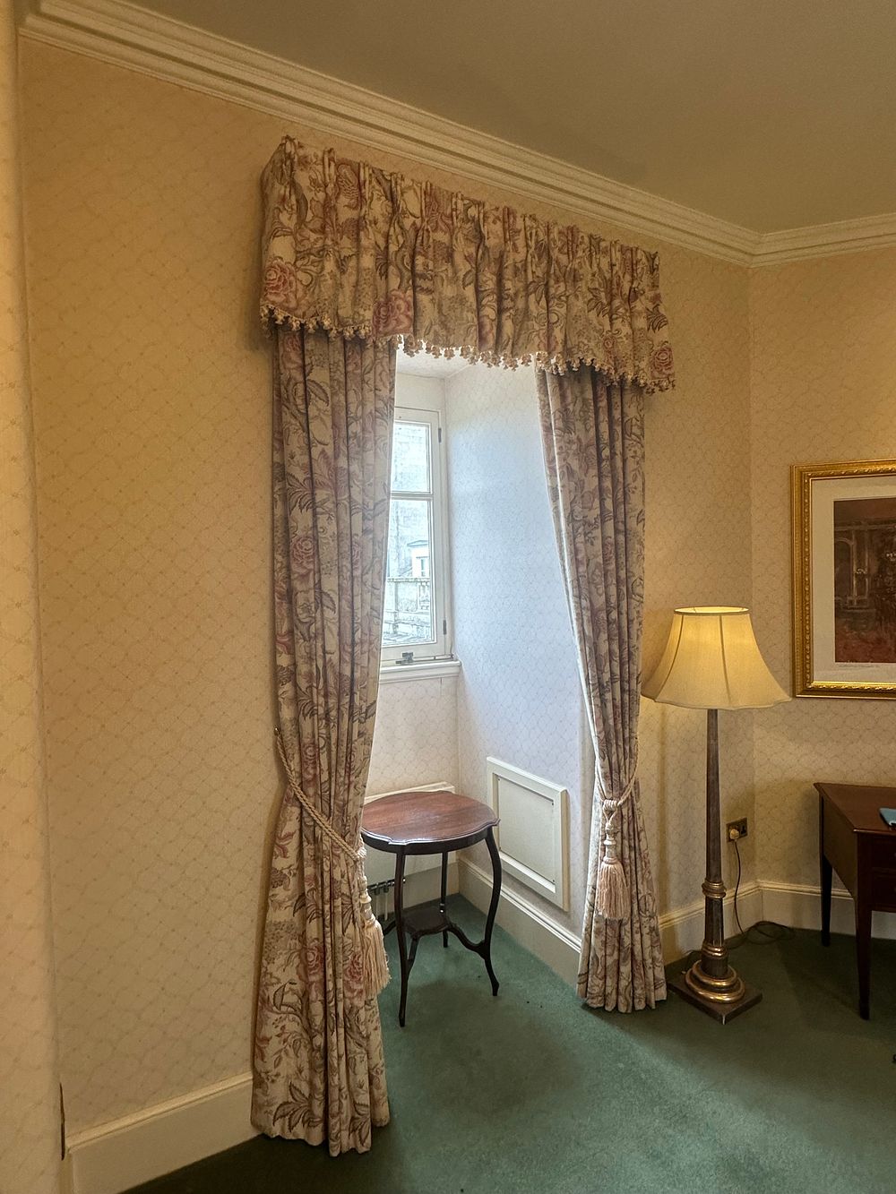 Lot 1672: A Set of Four Traditional Chinoiserie-Inspired Botanical Window Treatments and Occasional Table