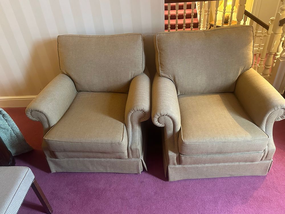 Lot 1679: A Pair of Upholstered Club Chairs