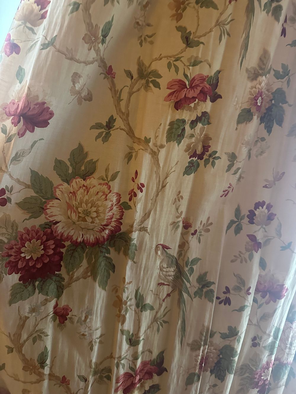 Lot 1686: A Set of Chinoiserie Floral Drapes with Valance and Tie-Backs