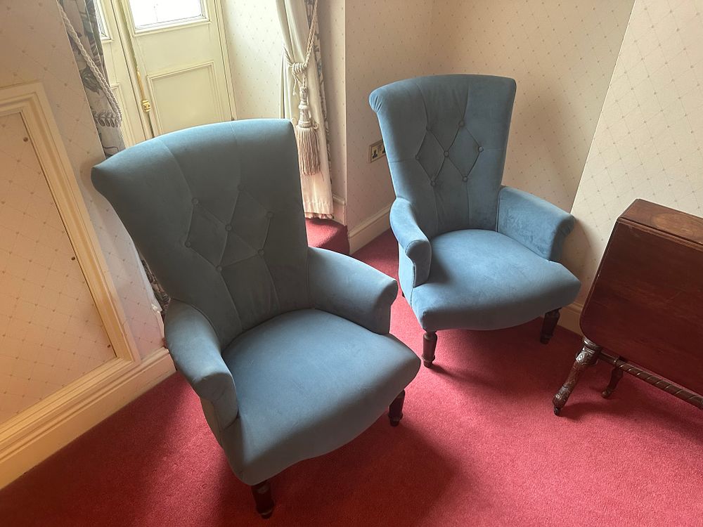 Lot 1688: A Pair of Parker Knoll Edward Chairs