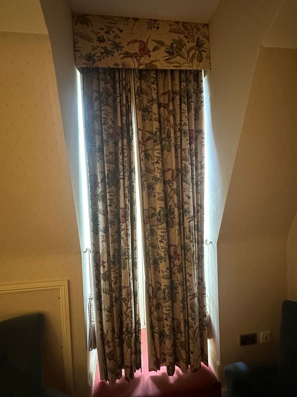Lot 1698: A Pair of 100 x 250cm European-Style Botanical Print Drapes and Ties with Pelmet