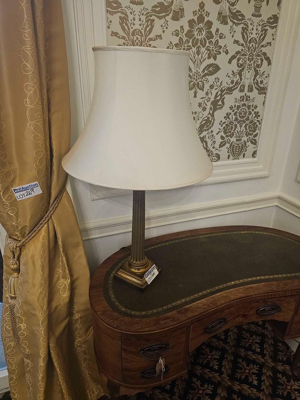 Lot 266: A Brass Corinthian Column Table Lamp
