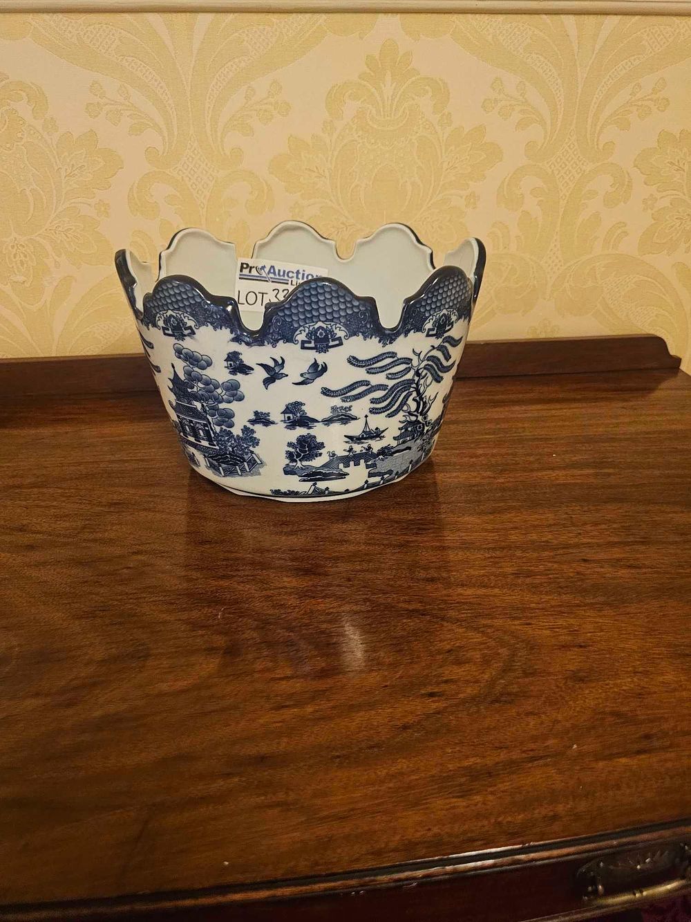 Lot 330: Blue Willow Style Scalloped Rim Cachepot