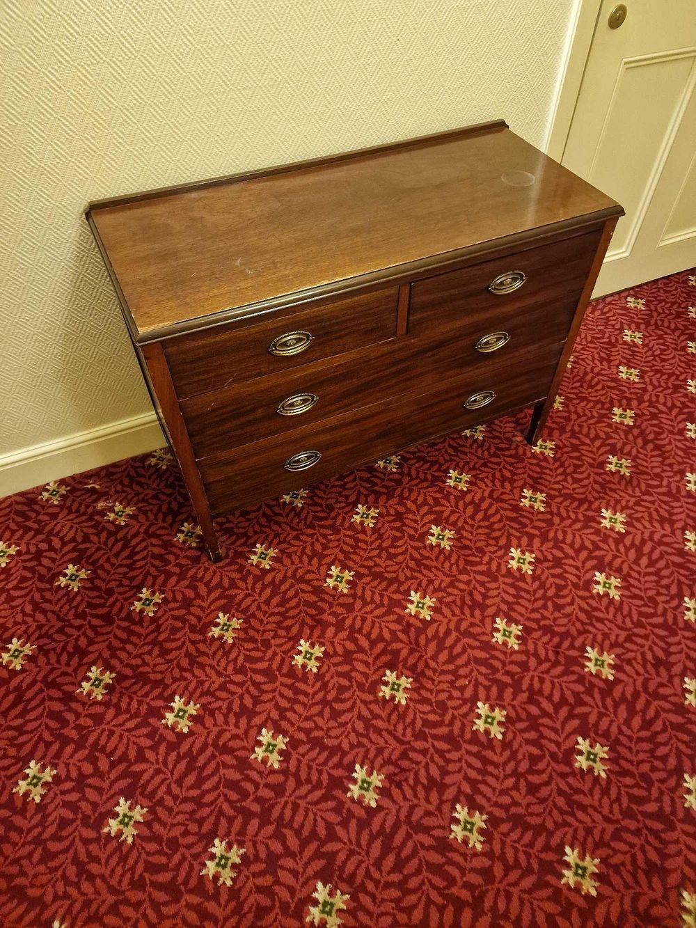 Lot 365: Sheraton Style Bow Front Mahogany Four-Drawer Chest