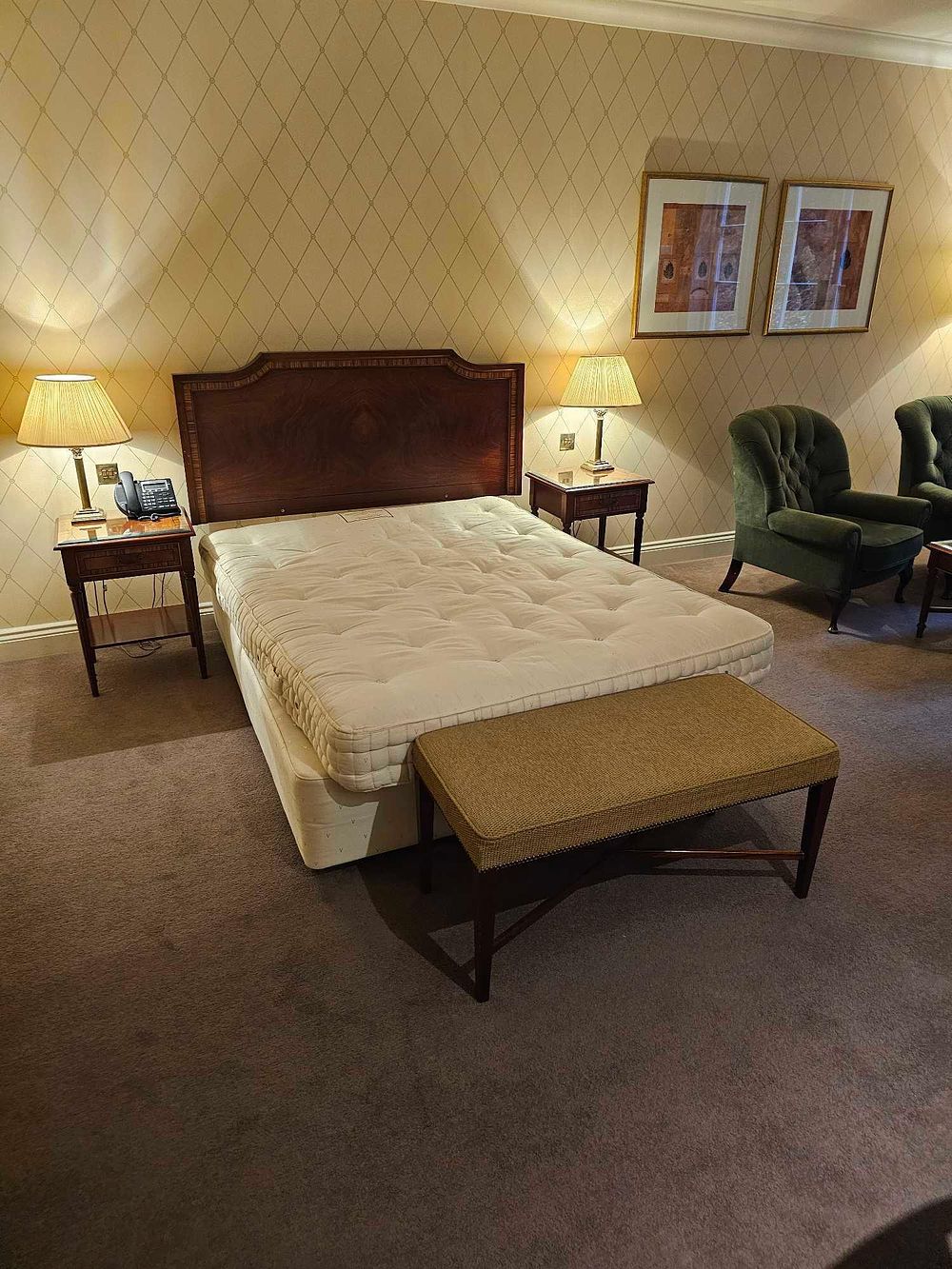 Lot 549: A Late 20th/Early 21st Century Suite of Traditional Style Bedroom and Lounge Furnishings