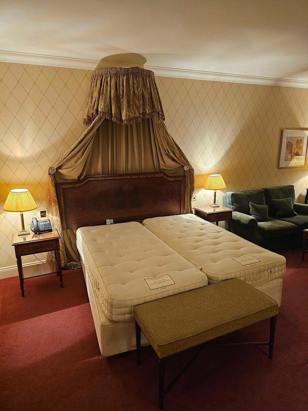 Lot 566: A Suite of ASNAGHI INTERIORS and Traditional Hotel Furnishings
