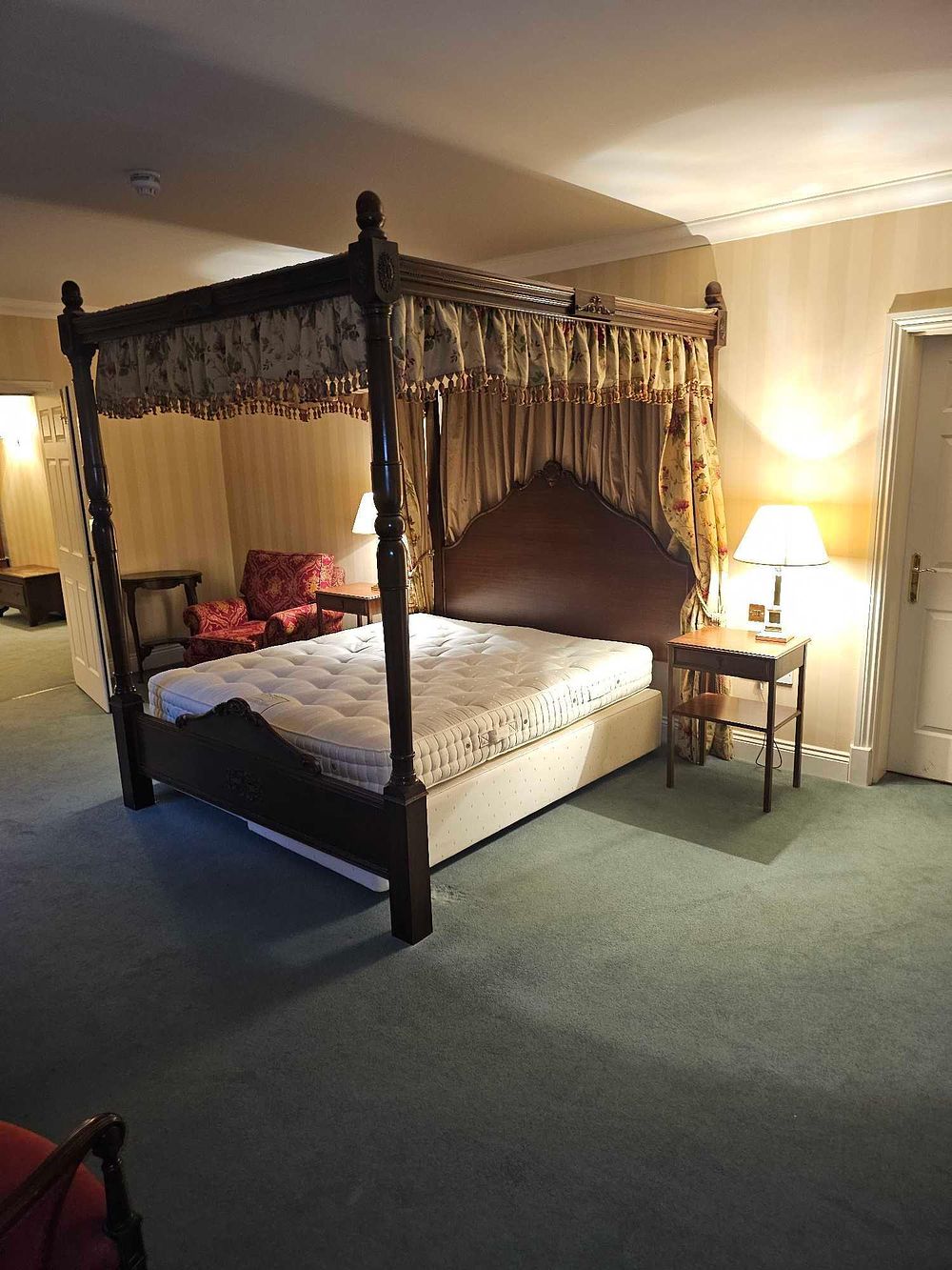 Lot 569a: A George III Style Mahogany Four-Poster Bed