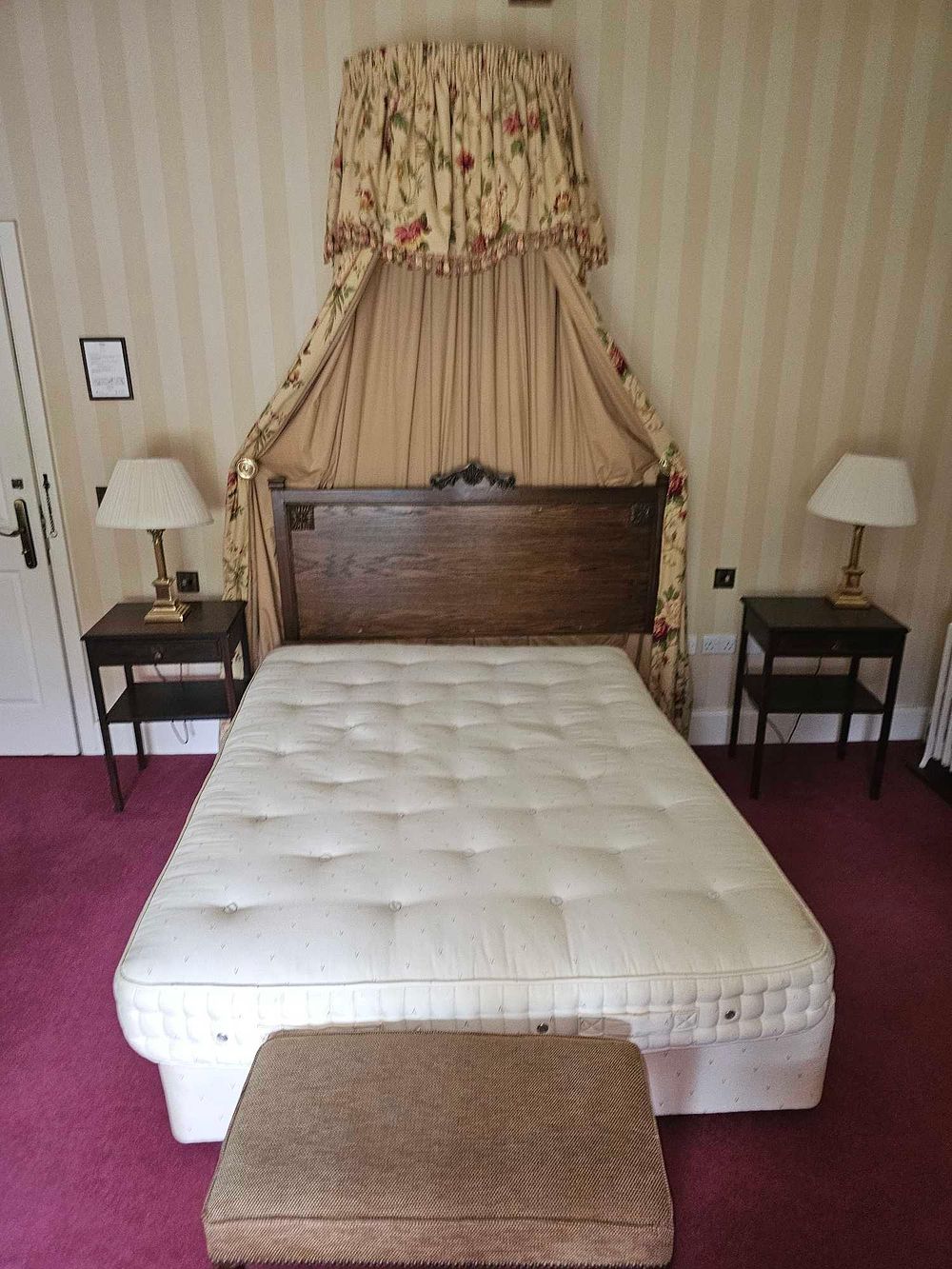 Lot 604: A Collection of Mid-20th Century Traditional Style Furniture and Decor, including a King Size Mahogany Bed
