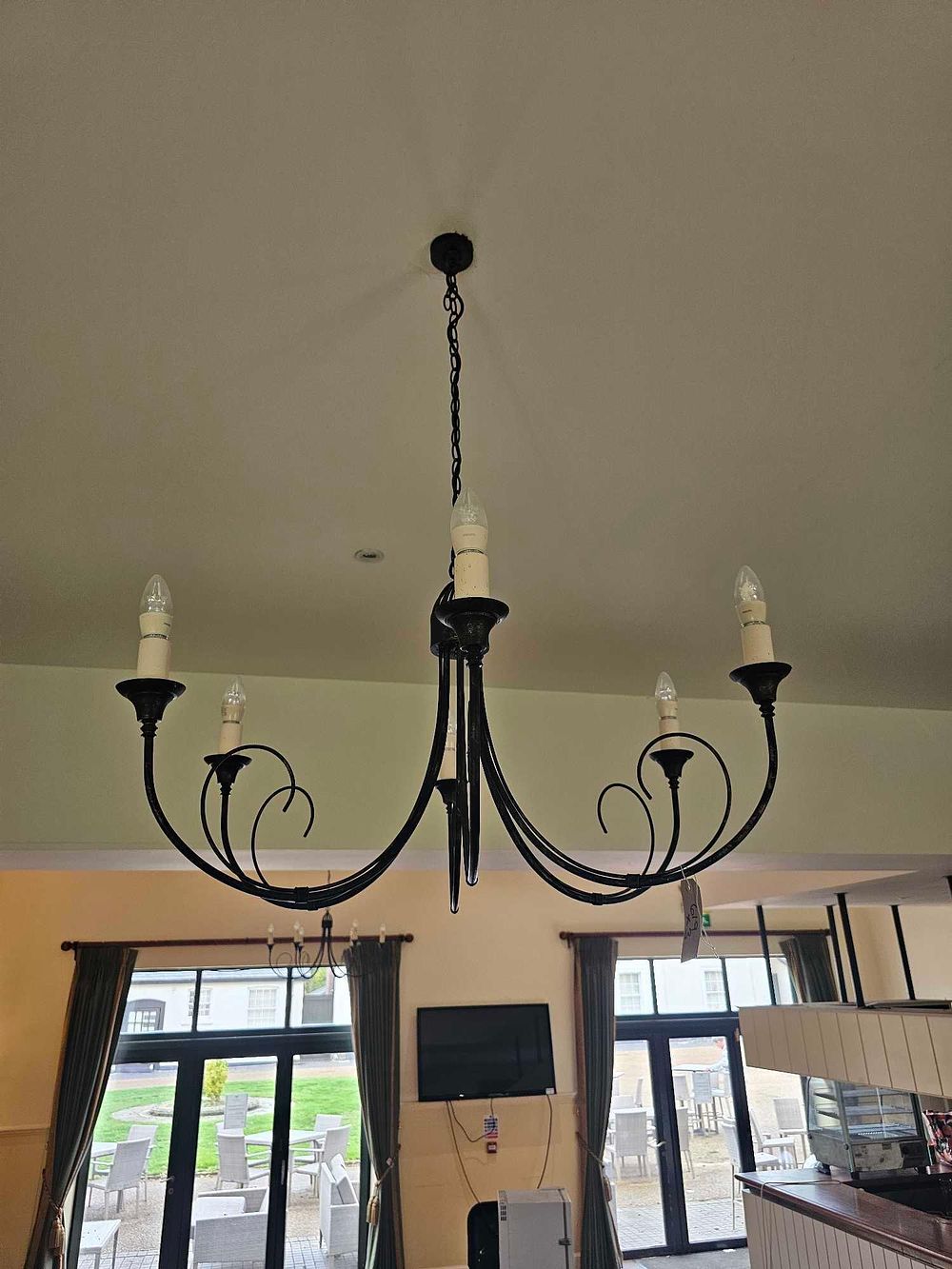 Lot 619: YANSUN 6-Light Black Farmhouse Chandelier