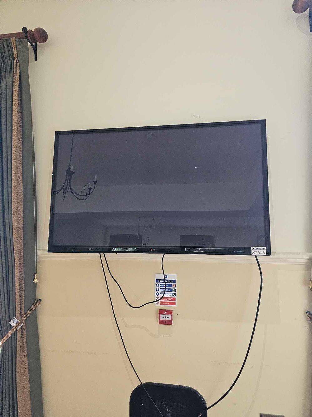 Lot 629: A Modern LG Flat-Screen Television