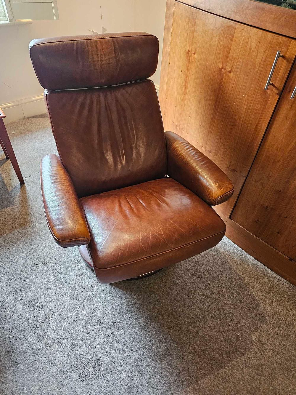 Lot 761: Mid-Century Modern Style Brown Leather Swivel Lounge Chair