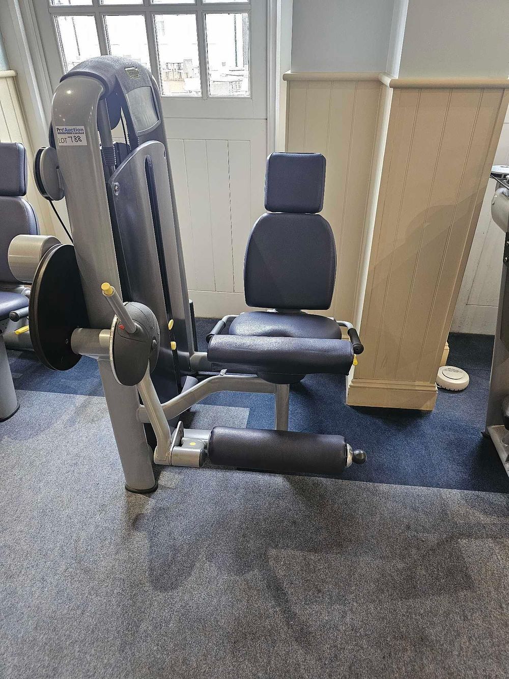 Lot 788: Precor Leg Extension/Curl Machine