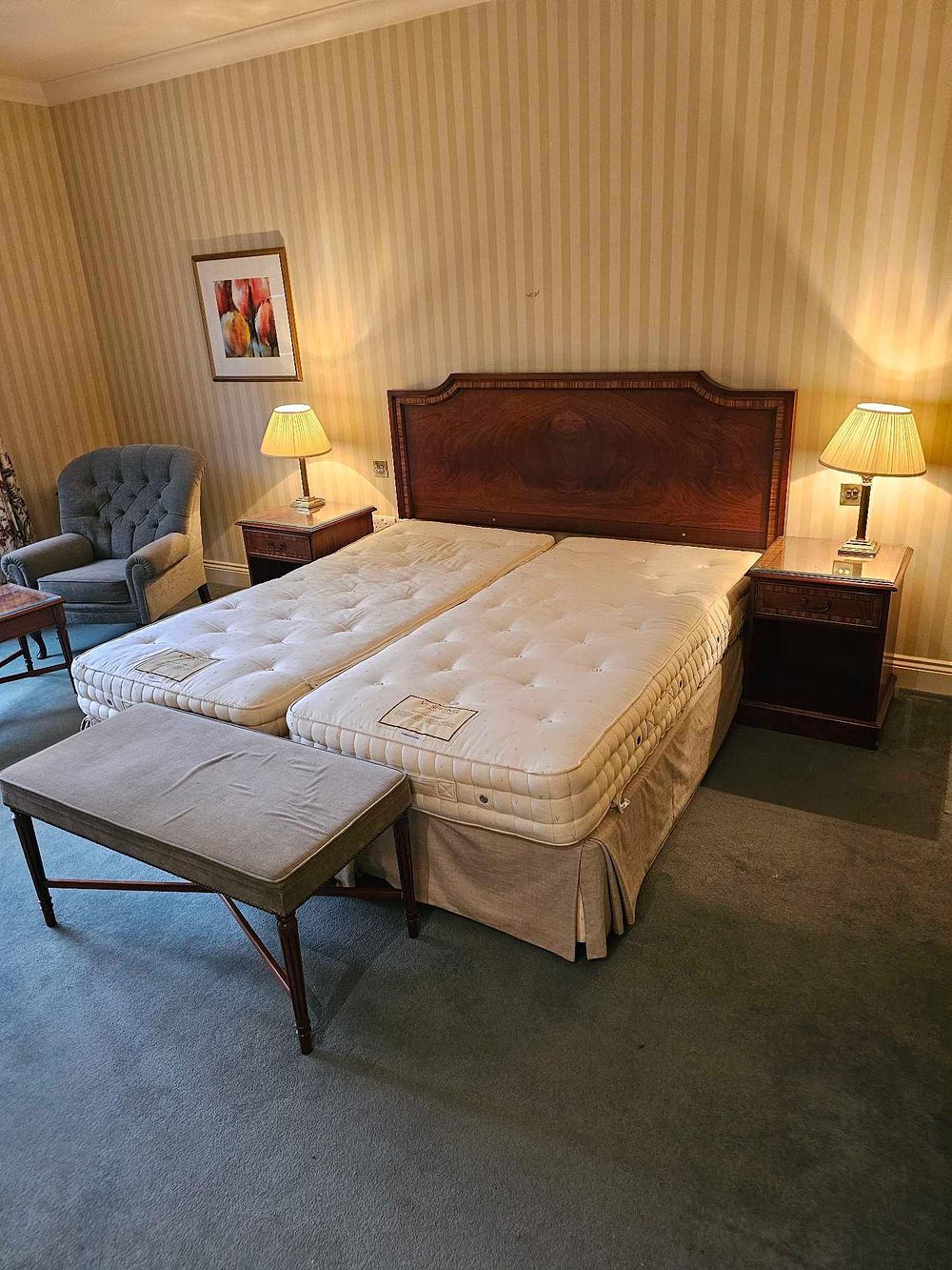 Lot 837: A Collection of Late 20th/Early 21st Century Hotel Furnishings, including Vi-Spring Prestige Beds
