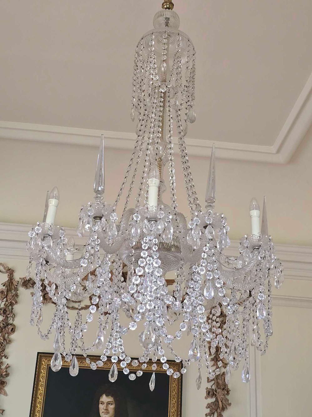 Lot 2060: A Traditional Eight-Light Gilt Metal and Cut Crystal Chandelier