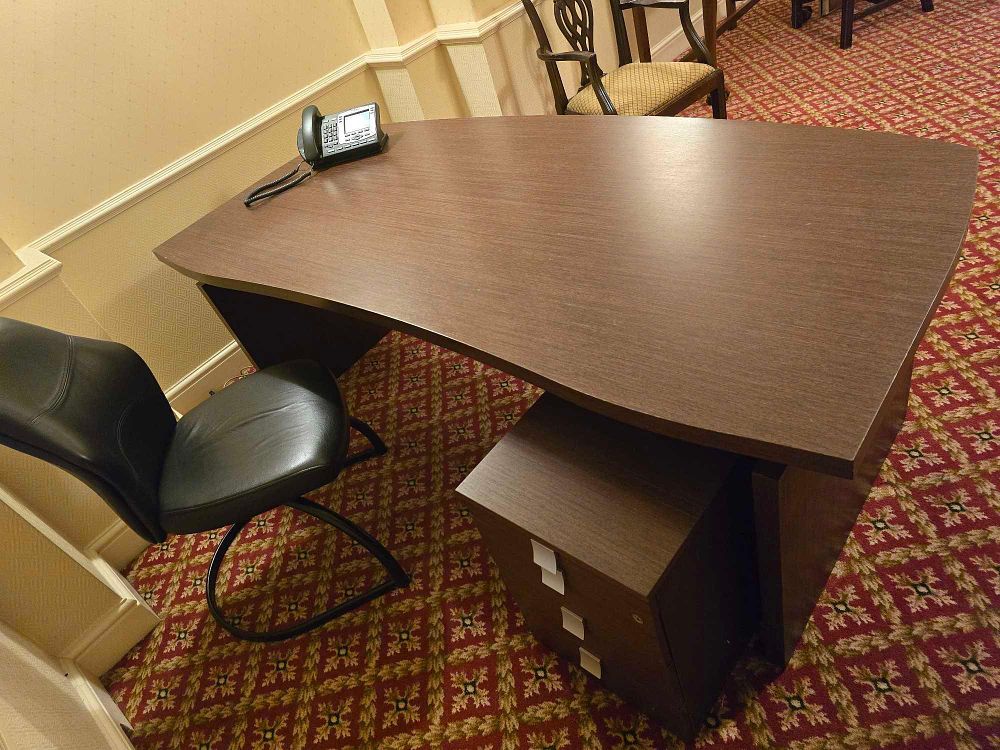 Lot 2107: A Contemporary Executive Desk and Office Chair