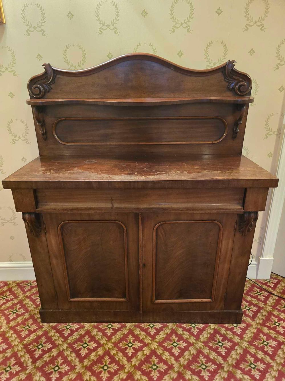 Lot 2129: A Victorian Mahogany Chiffonier