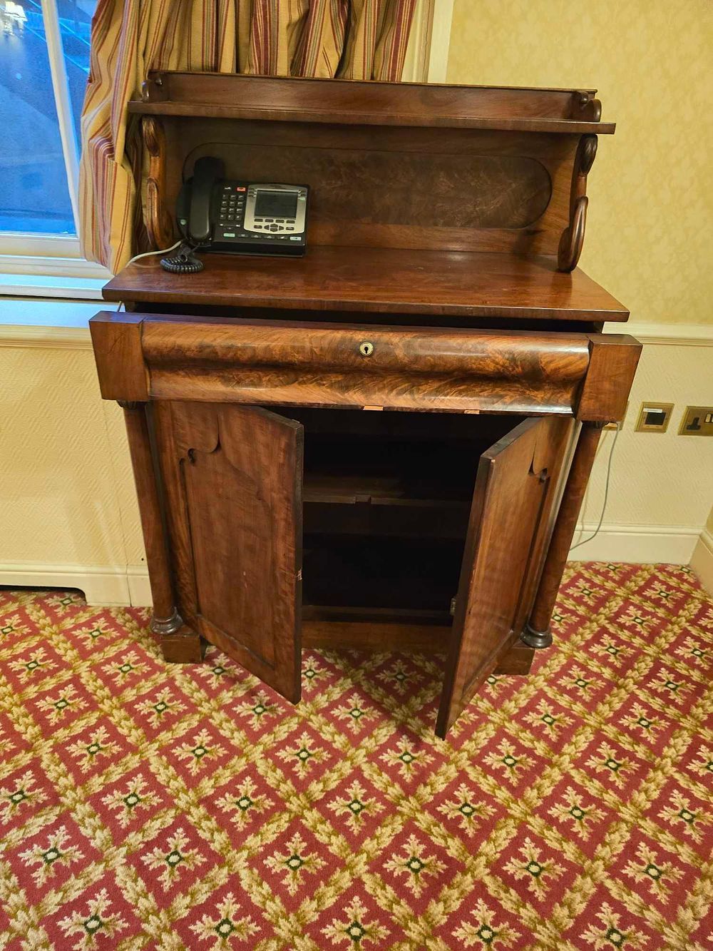 Lot 2173: A Regency / Early Victorian Figured Mahogany Chiffonier Sideboard