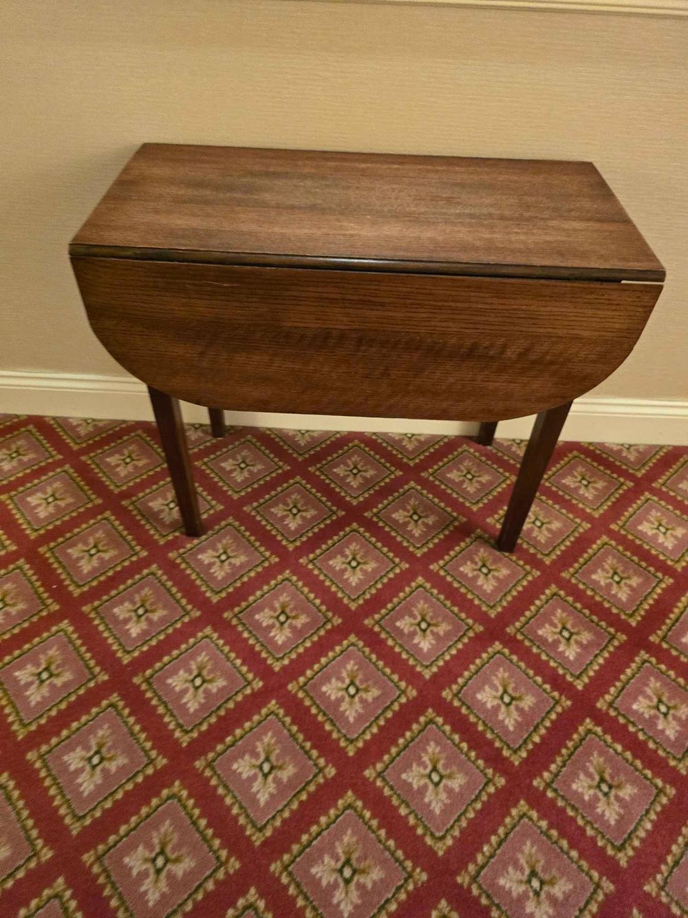 Lot 2257: Late 19th Century American Mahogany Pembroke Drop-Leaf Table