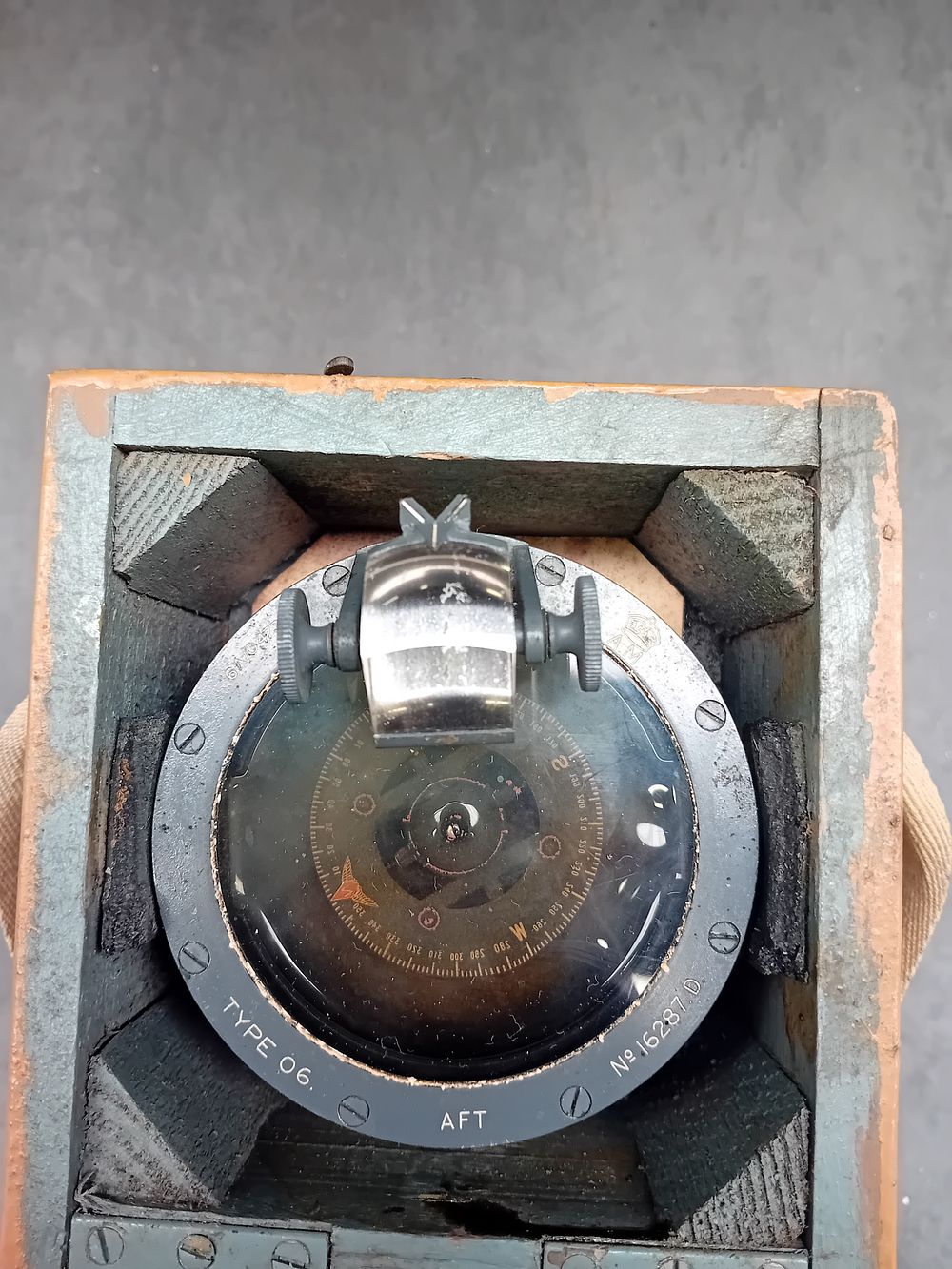 Lot 32: WW2 RAF Type 06A Hand Bearing Compass by Henry Browne & Son Sestrel