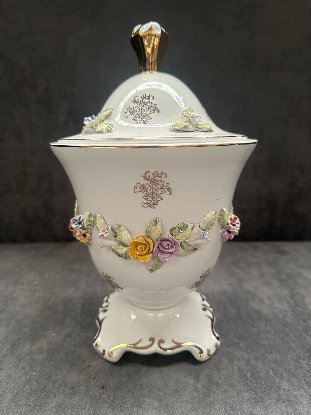 Lot 466: Portuguese ELA Alcobaça Rococo Revival Porcelain Lidded Urn
