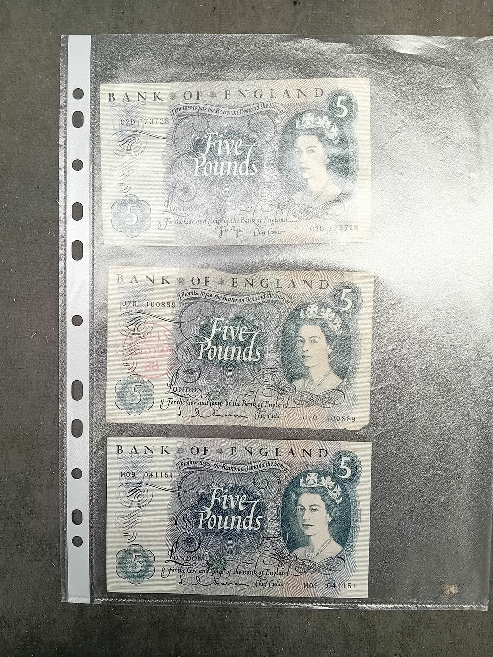 Lot 511: Three Great Britain Bank of England Five Pounds Banknotes, Queen Elizabeth II, Series C (Pick #375)