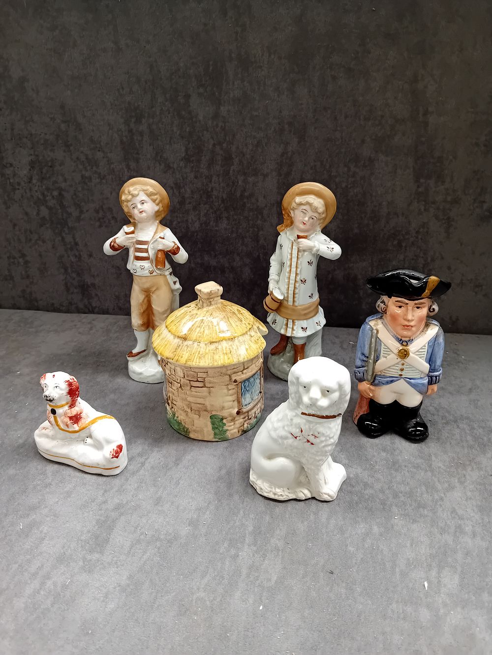 Lot 325: mixed lot of ceramics, 2 figures of girls...