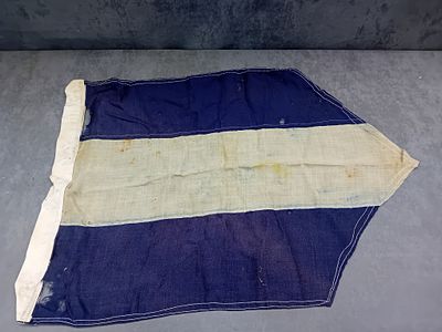 A Vintage Cotton Designating Signal Pennant, 78cm x 56cm. A vintage cotton designating signal 