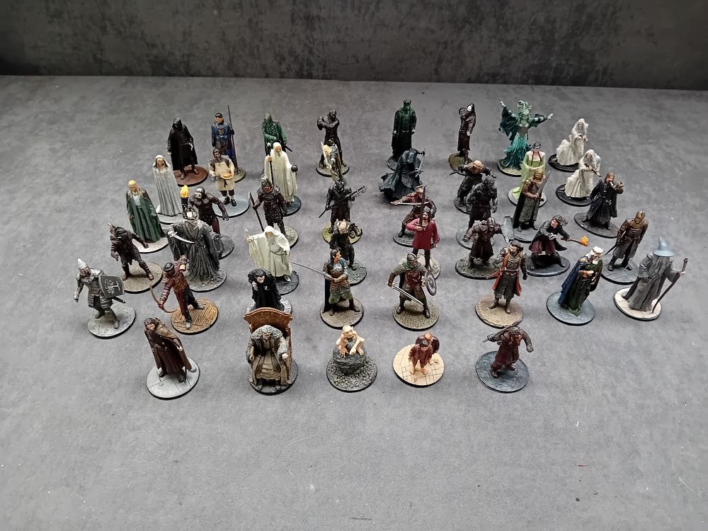 Lot 179: A Collection of 45 NLP Lord of the Rings Metal Figures