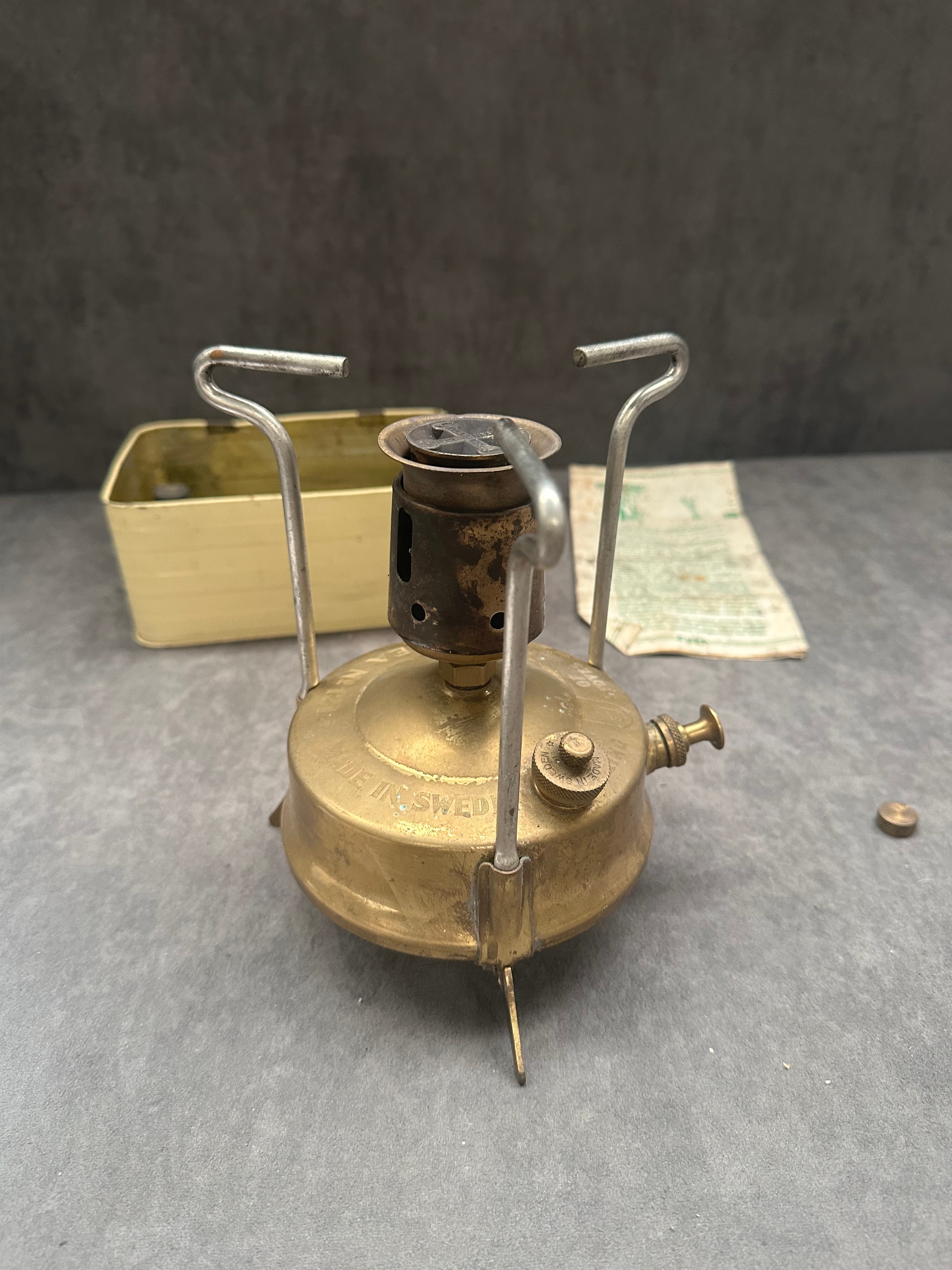 Lot 24 - RARE Vintage SVEA 121 Brass Portable Pressu | Hammer