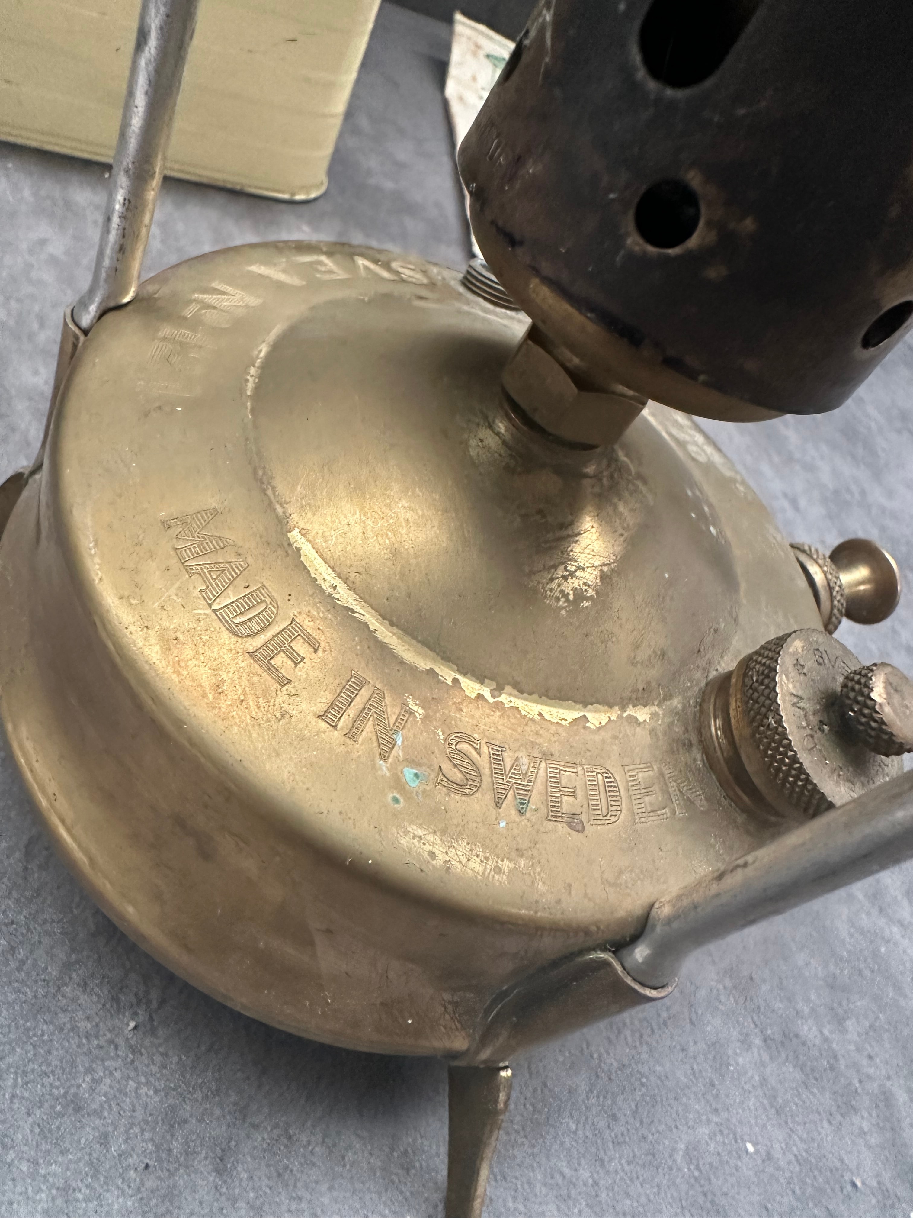Lot 24 - RARE Vintage SVEA 121 Brass Portable Pressu | Hammer